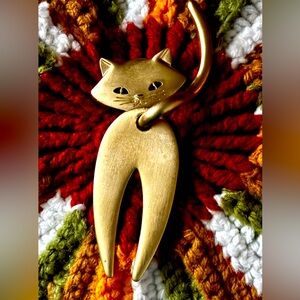 J.J. Jonette Cat Pin, from the 1970s. Absolutely Precious.